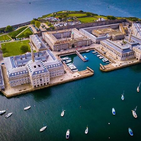 Two-Bedroom Apartment At Royal William Yard, プリマス エクステリア 写真