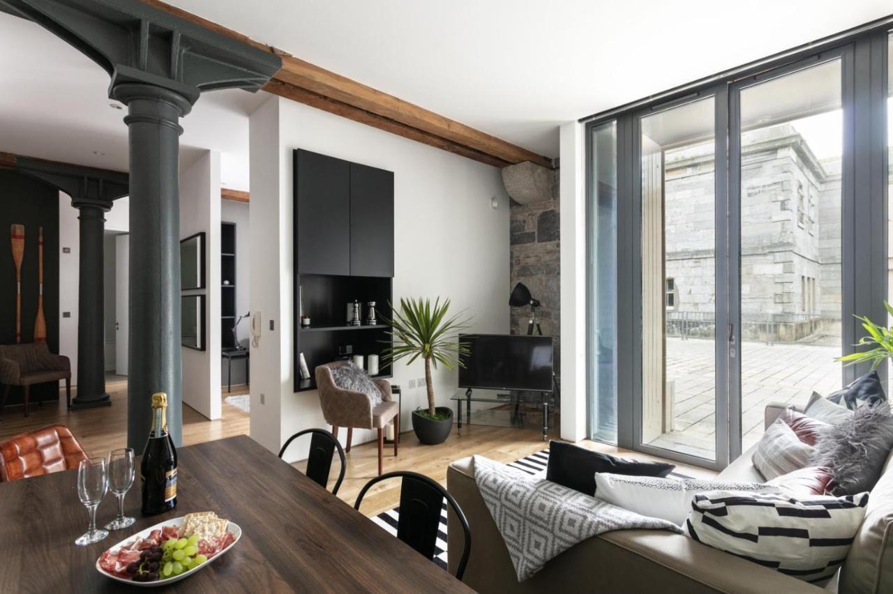 Two-Bedroom Apartment At Royal William Yard, プリマス エクステリア 写真